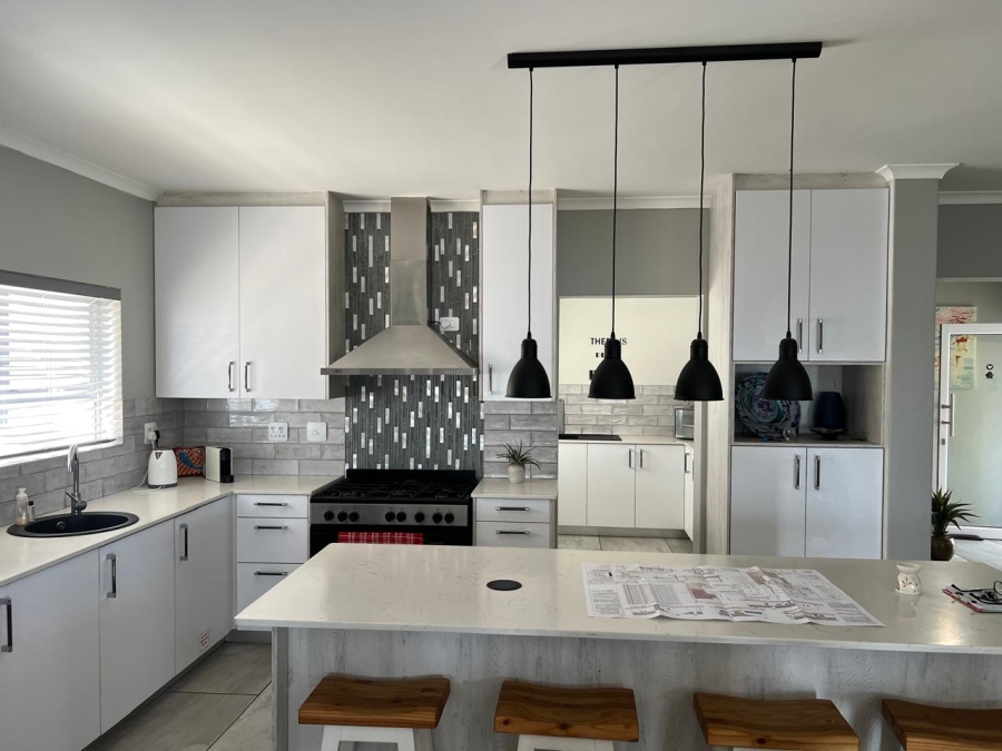 3 Bedroom Property for Sale in Kleinkoornhuis Western Cape